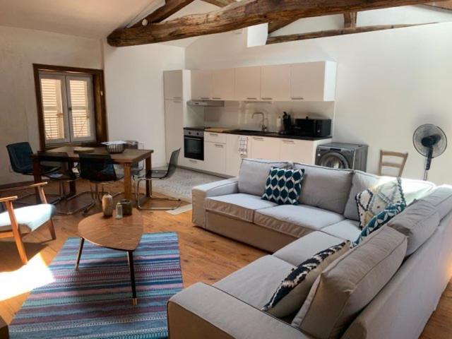 Appartements Au Chateau Ars Ars-sur-Formans Eksteriør bilde